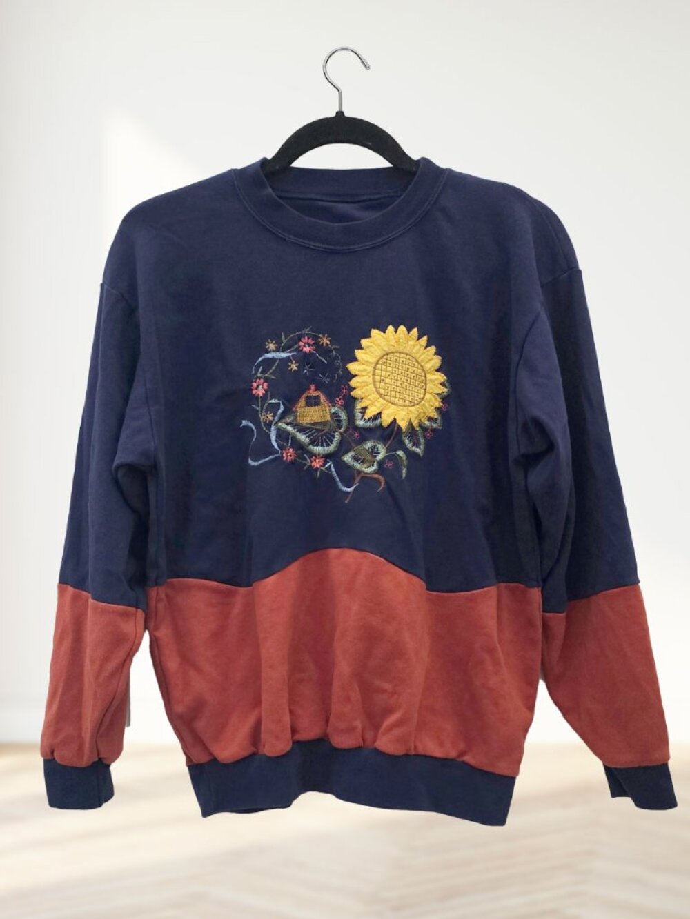 Vintage Cottagecore Sunflower Embroidered Sweatshirt Colorblock No Tag L